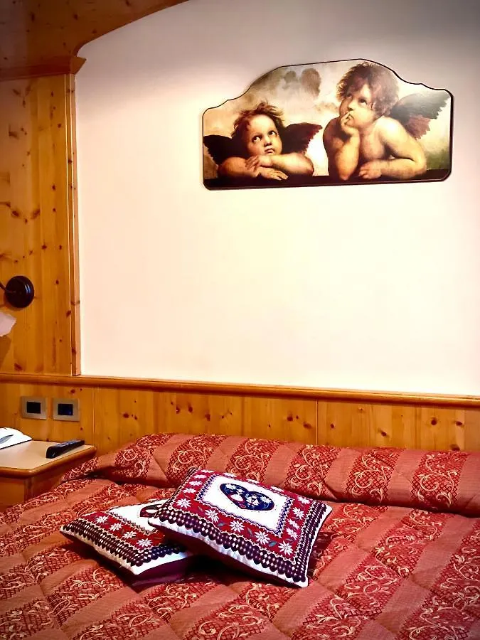 Bed&Breakfast Hotel Moderno e Mori Serina   Serina (Lombardy)