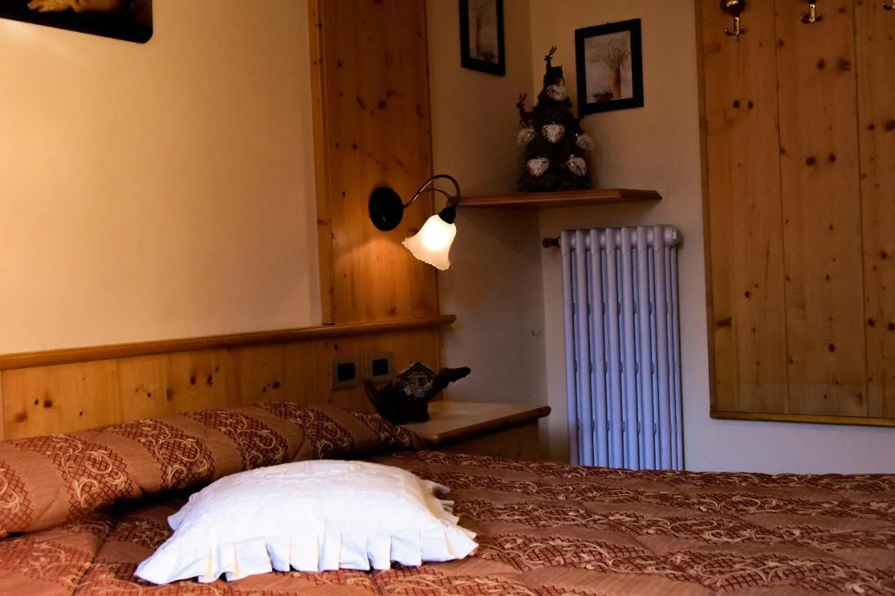 Bed&Breakfast Hotel Moderno e Mori Serina  3*, Serina (Lombardy) Italia