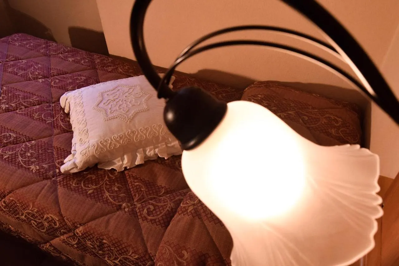 Bed&Breakfast Hotel Moderno e Mori Serina   Serina (Lombardy)