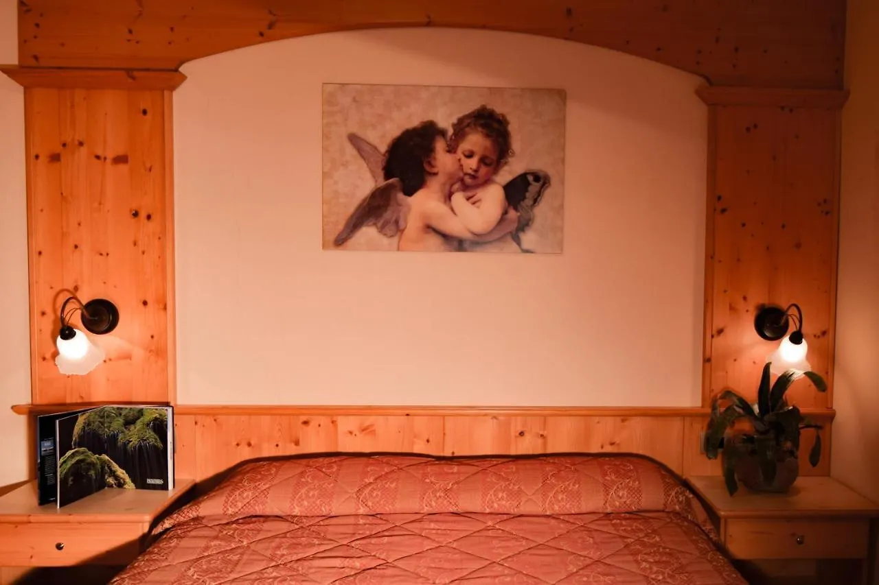 Bed&Breakfast Hotel Moderno e Mori Serina  Serina (Lombardy)
